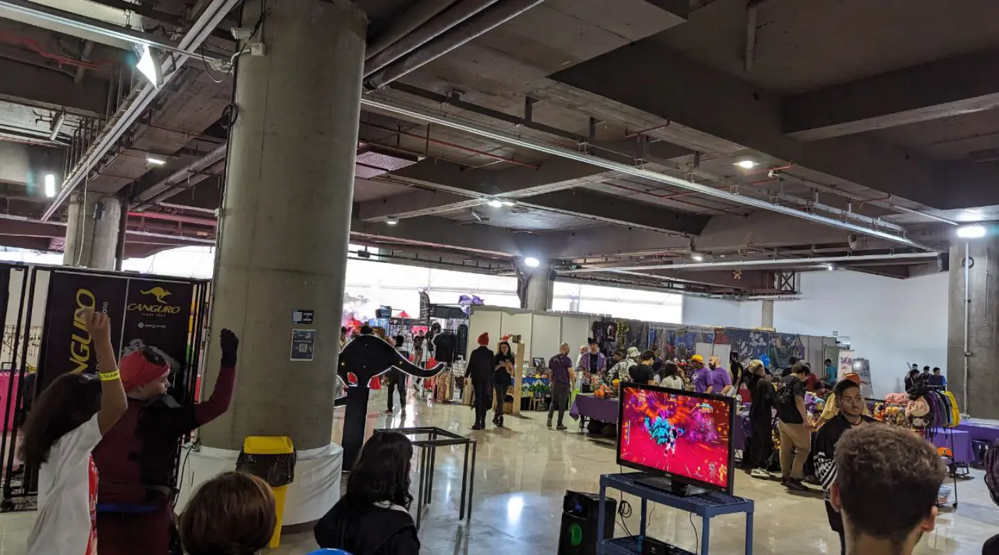 Fotografía del espacio de eventos del centro comercial Líder durante la Caracas Comic Con.