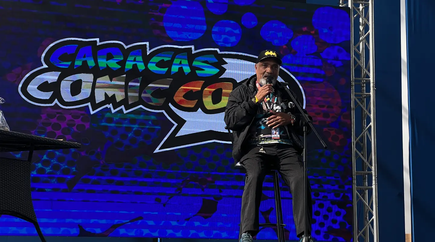 Framk Maneiro en el escenario de la Caracas Comic Con.